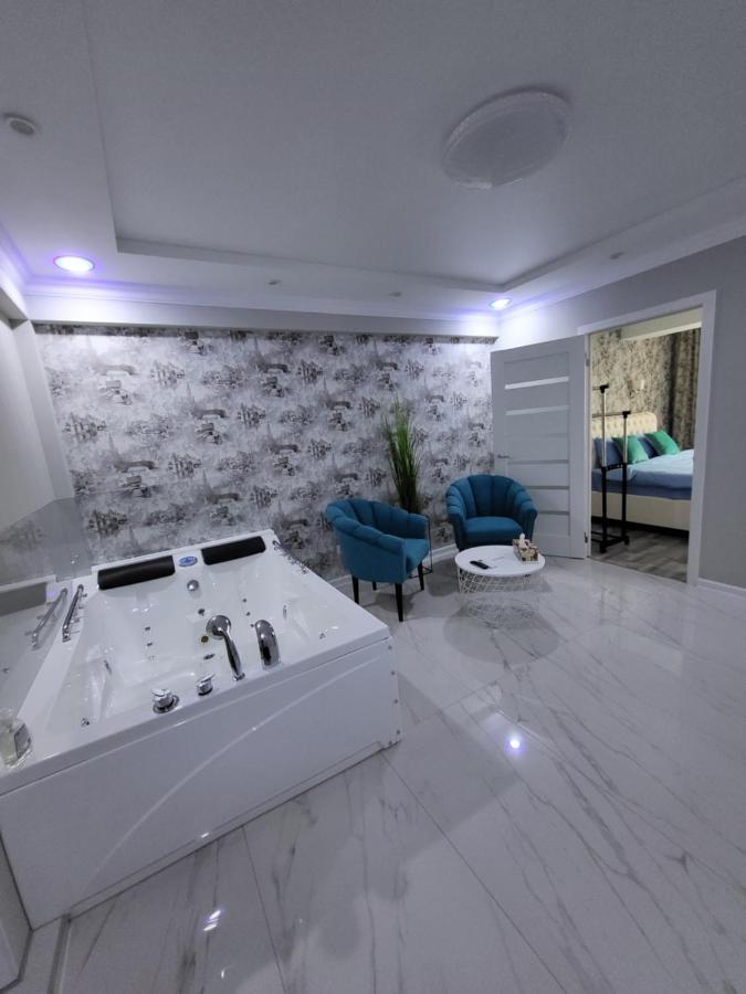 Vip Apartment For Lovers In คีชีเนา ภายนอก รูปภาพ