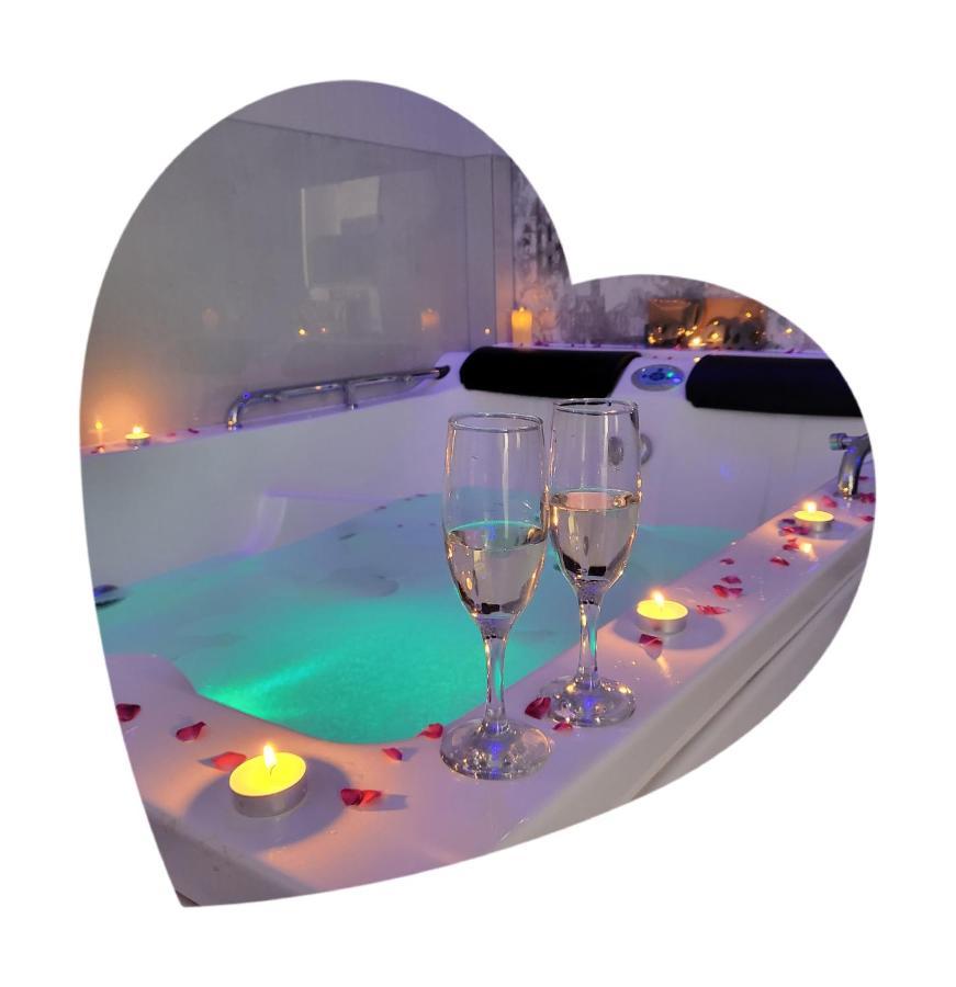 Vip Apartment For Lovers In คีชีเนา ภายนอก รูปภาพ