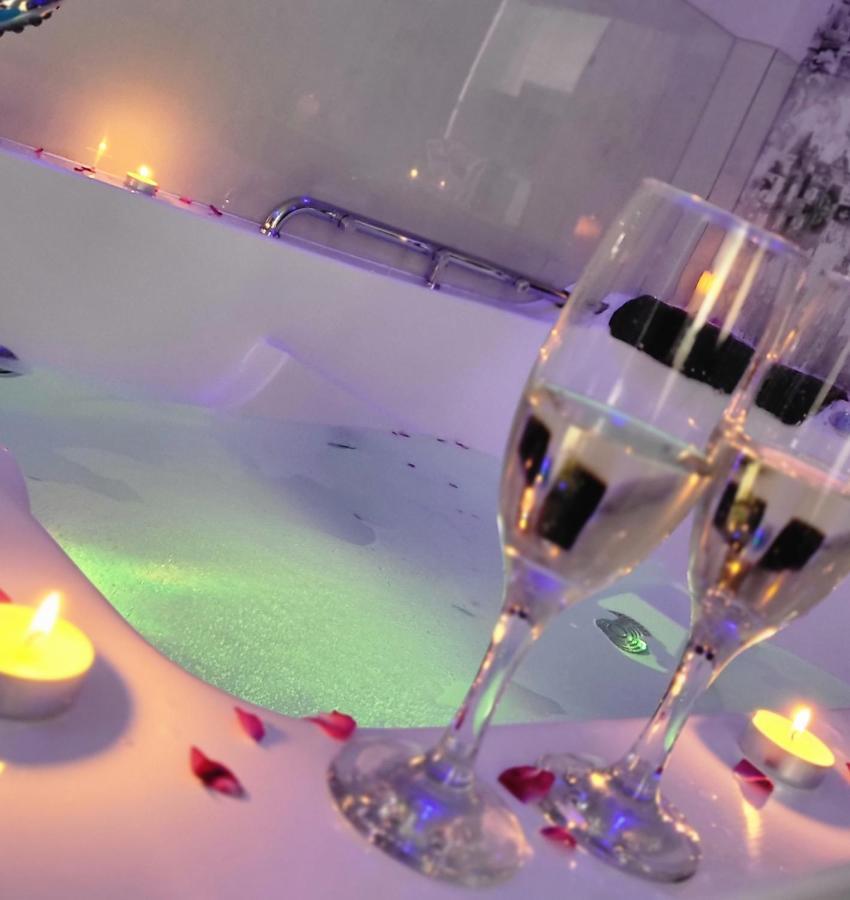 Vip Apartment For Lovers In คีชีเนา ภายนอก รูปภาพ